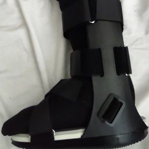 DeRoyal Walking Boot